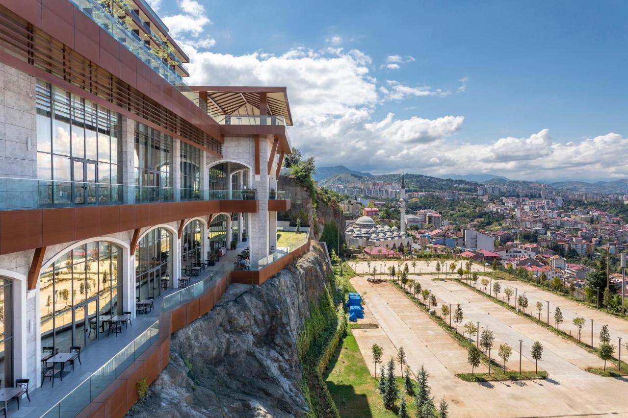 Radisson Blu Hotel Trabzon Esterno foto View of the hotel