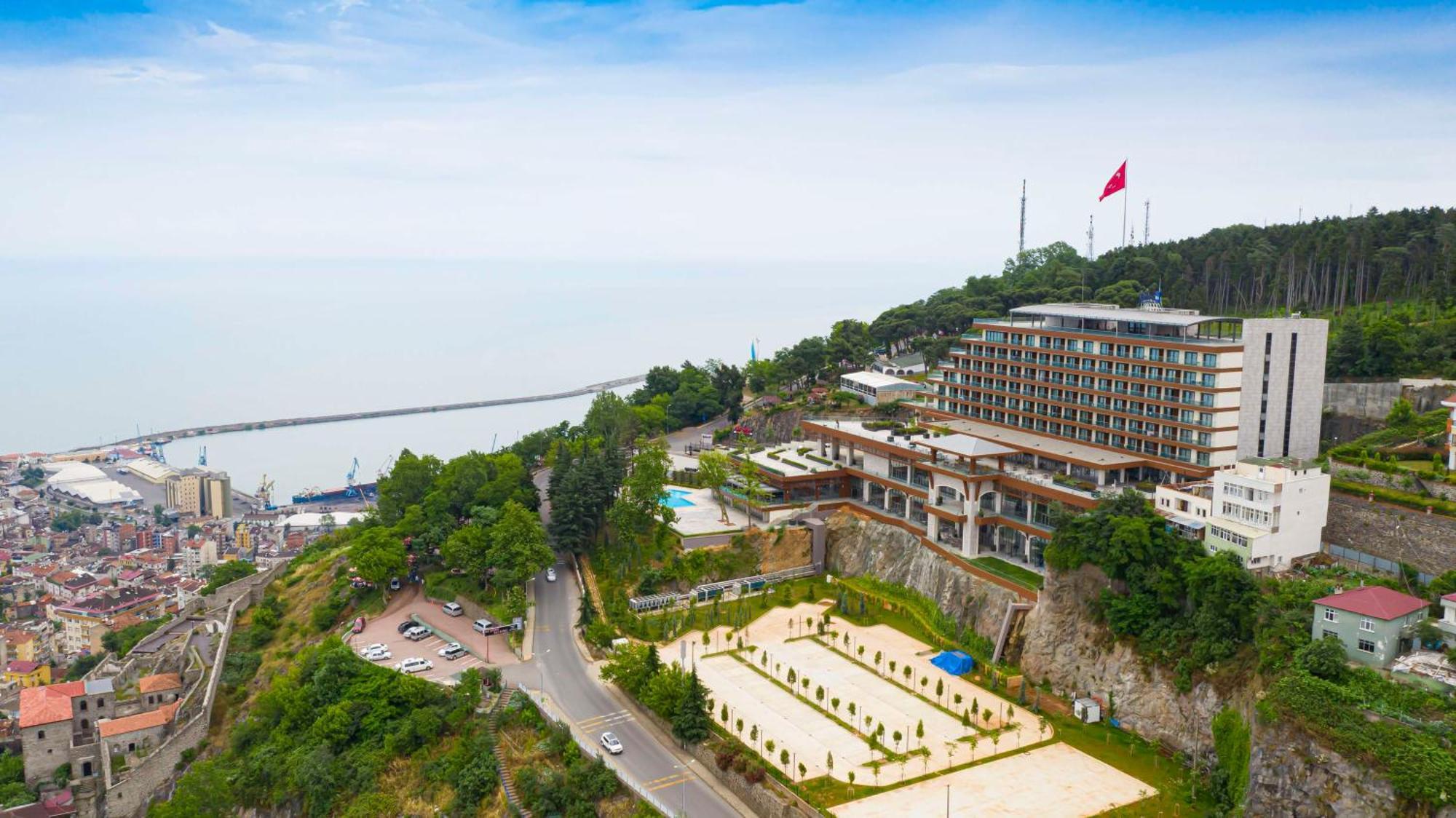 Radisson Blu Hotel Trabzon Esterno foto The hotel in 2016