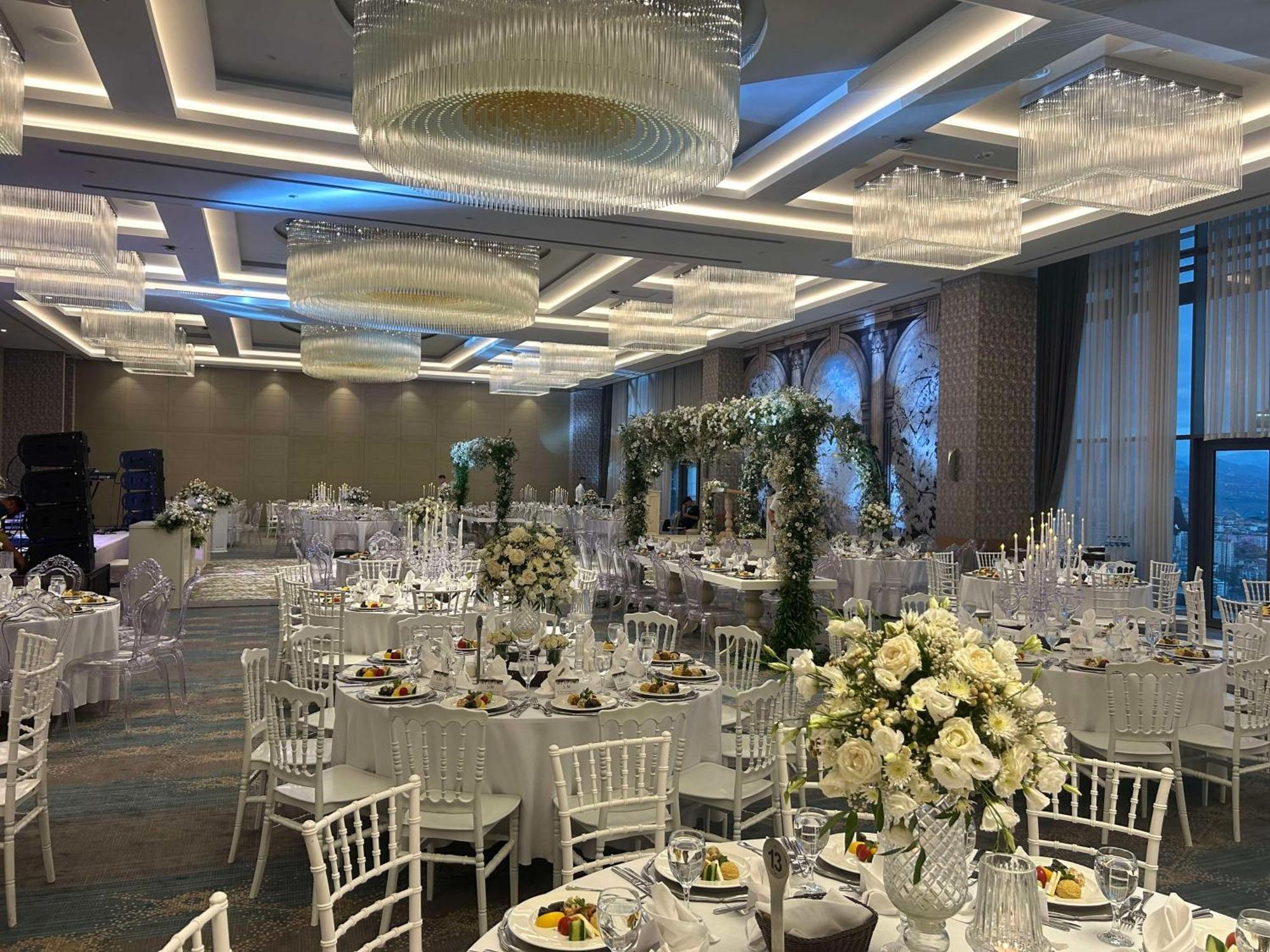 Radisson Blu Hotel Trabzon Esterno foto Wedding reception at the hotel