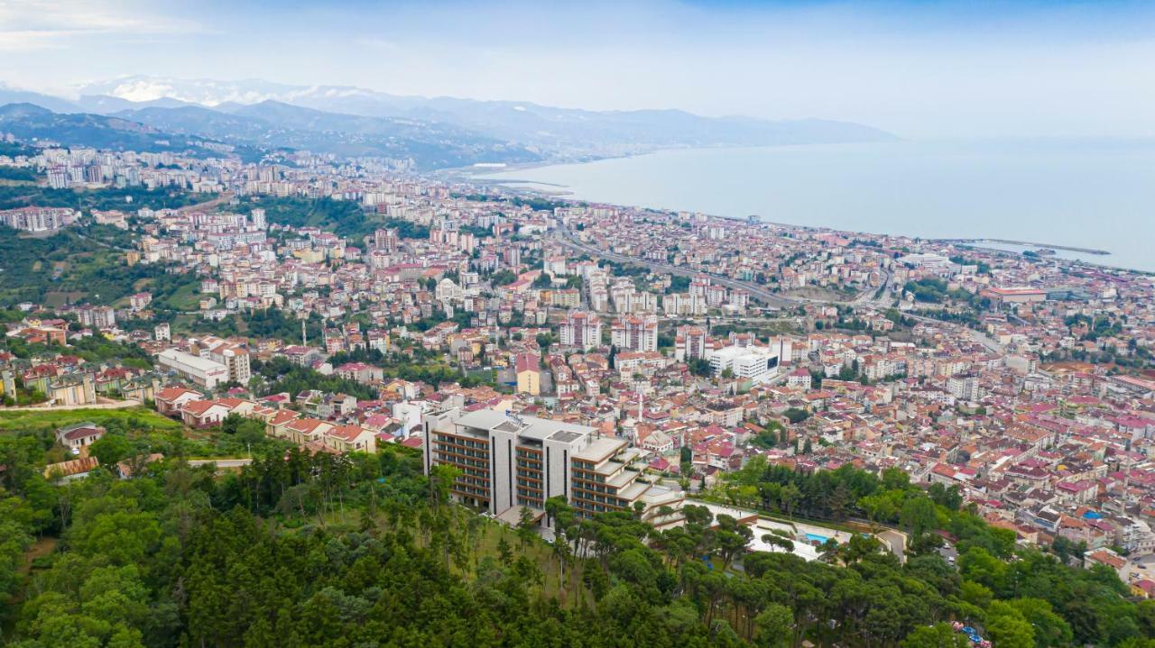 Radisson Blu Hotel Trabzon Esterno foto View of Çekmeköy